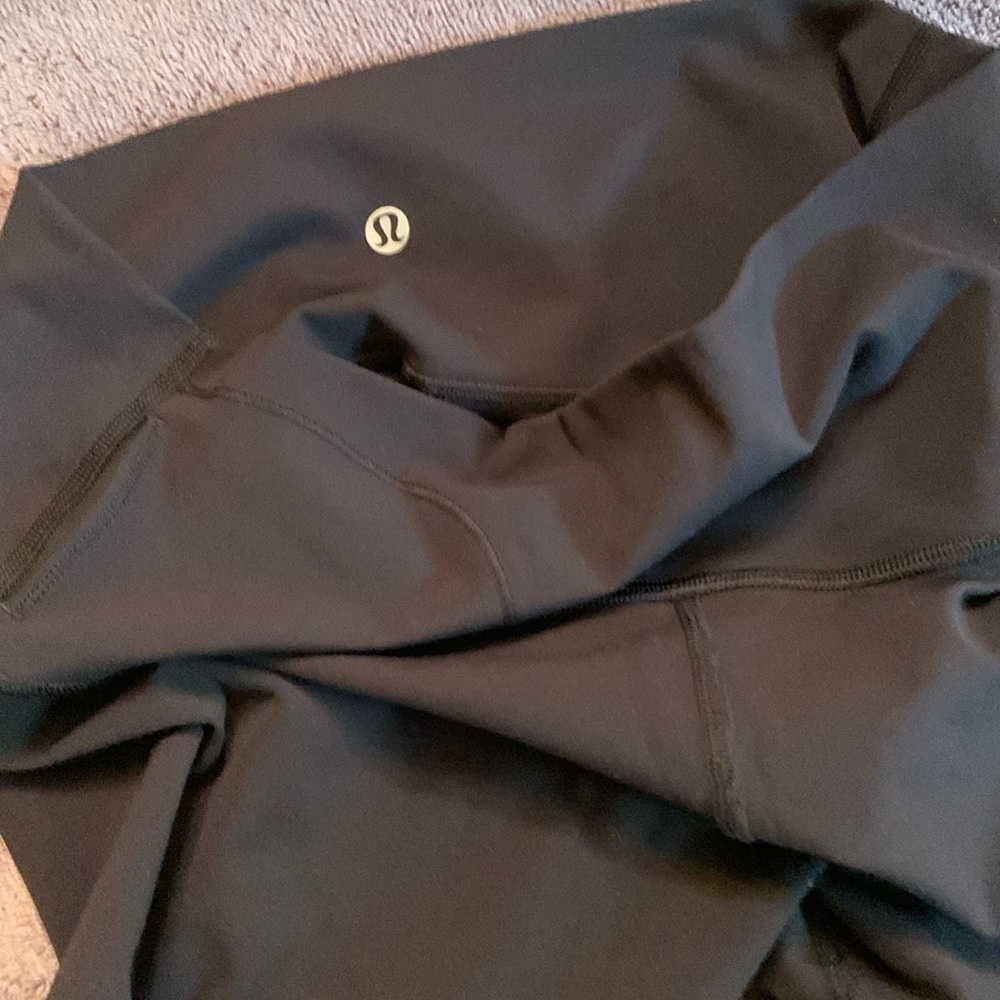 Athletical lululemon legging only once used